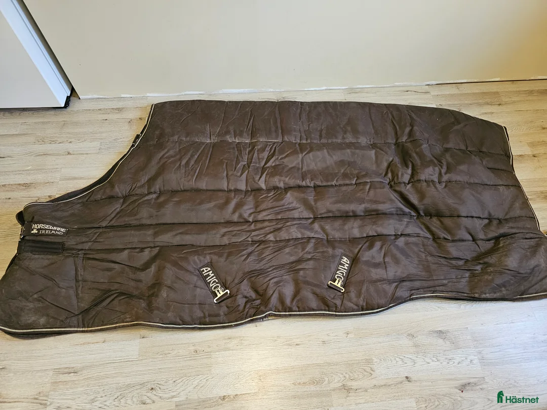 Täcken hästutrustning till salu: Amigo Insulator 550g i Norrtälje - Annons 1