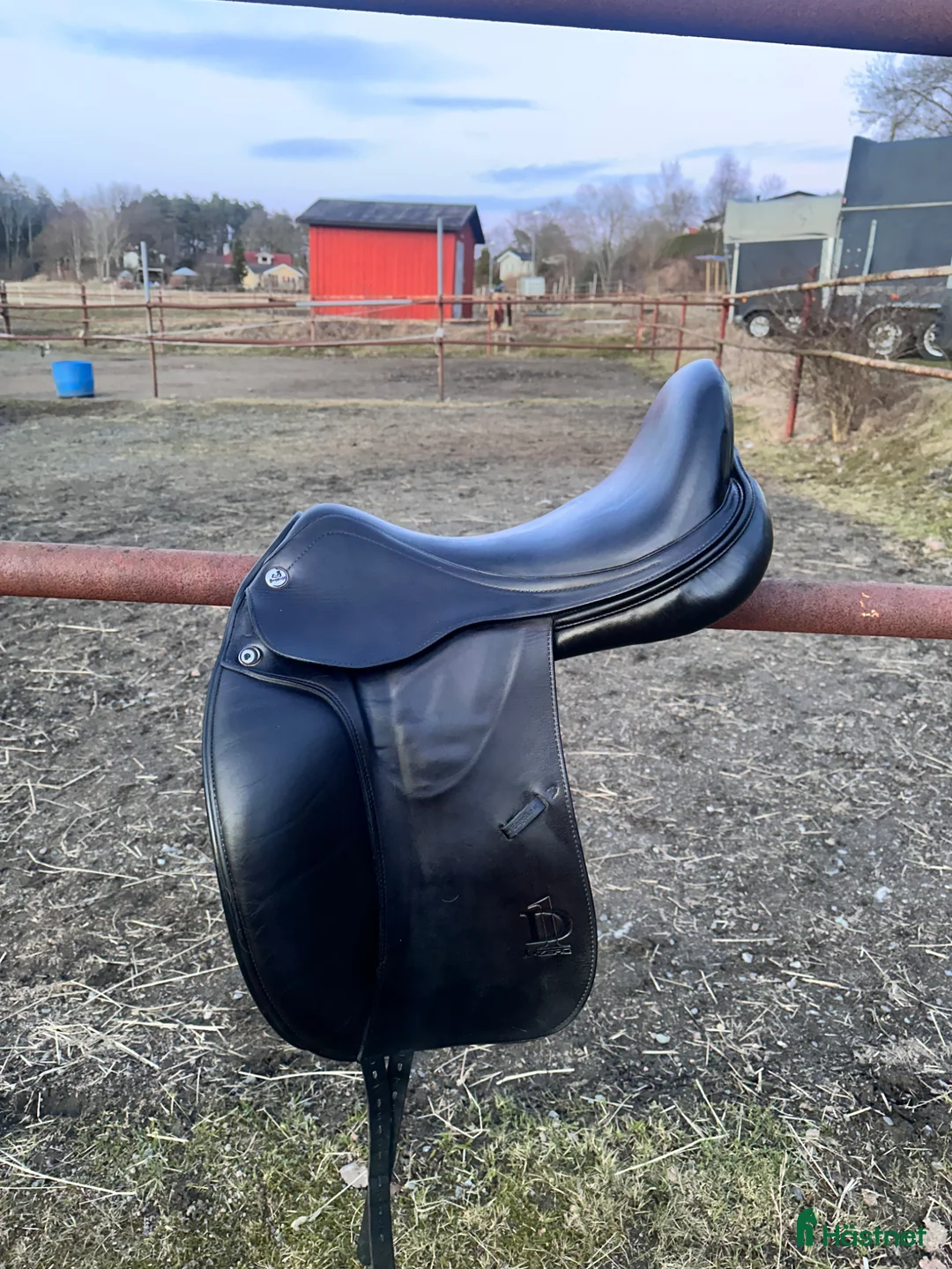Sadlar hästutrustning till salu: Prestige D1 - Annons 1