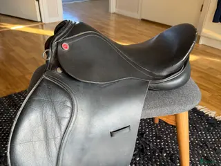Sadlar hästutrustning till salu: Ponny sadel - Annons 4