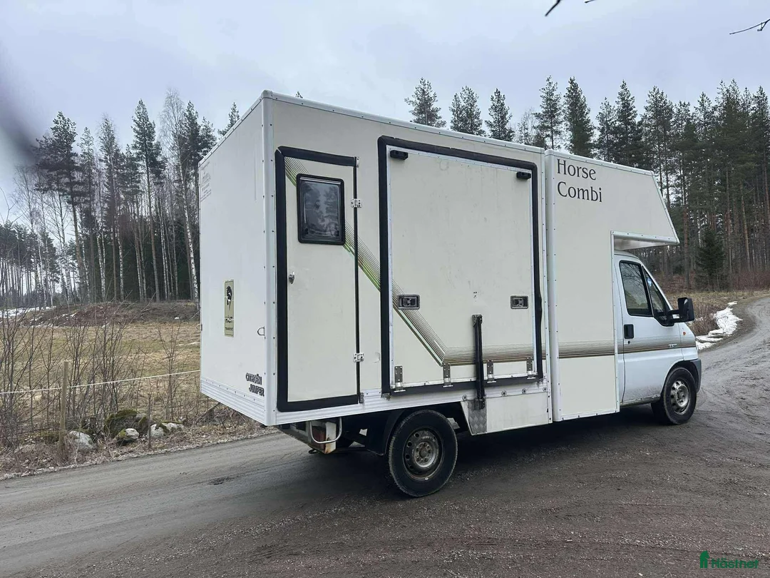 Hästlastbilar  fordon & transport till salu: Mkt fin hästlastbil med bodel  - Annons 2