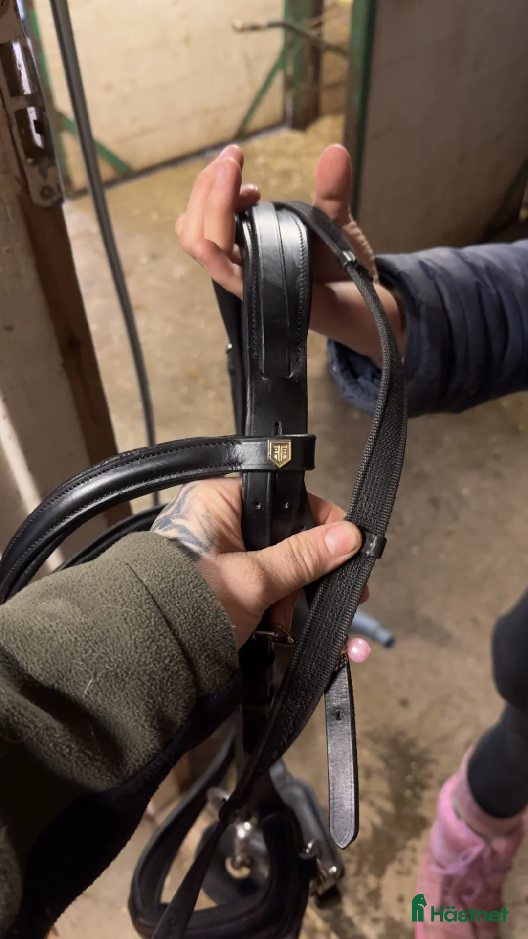 Träns hästutrustning till salu: Fint svart läder träns - Annons 5