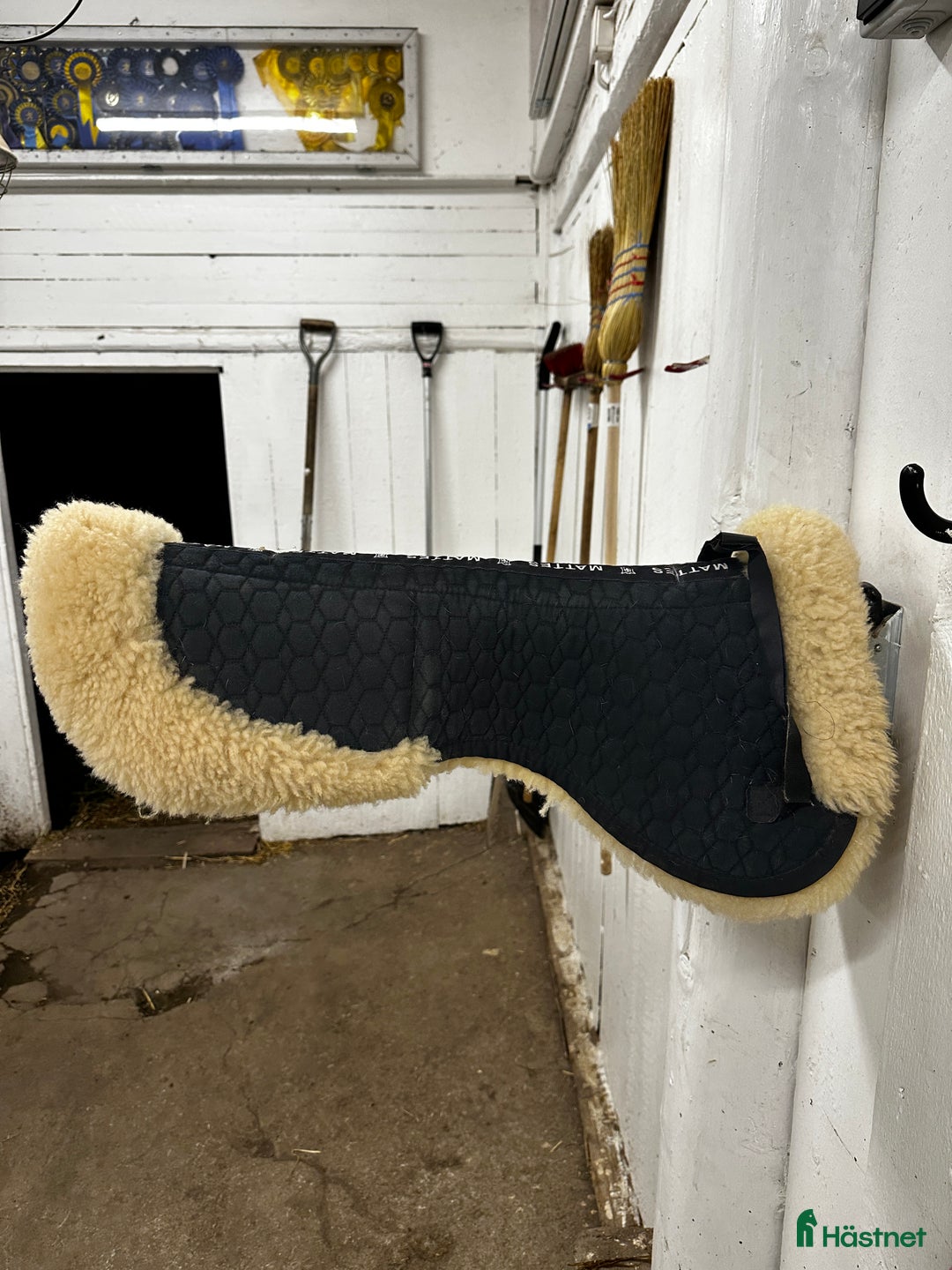 Sadeltillbehör hästutrustning till salu: Mattes sadelpadd i Strängnäs - Annons 1