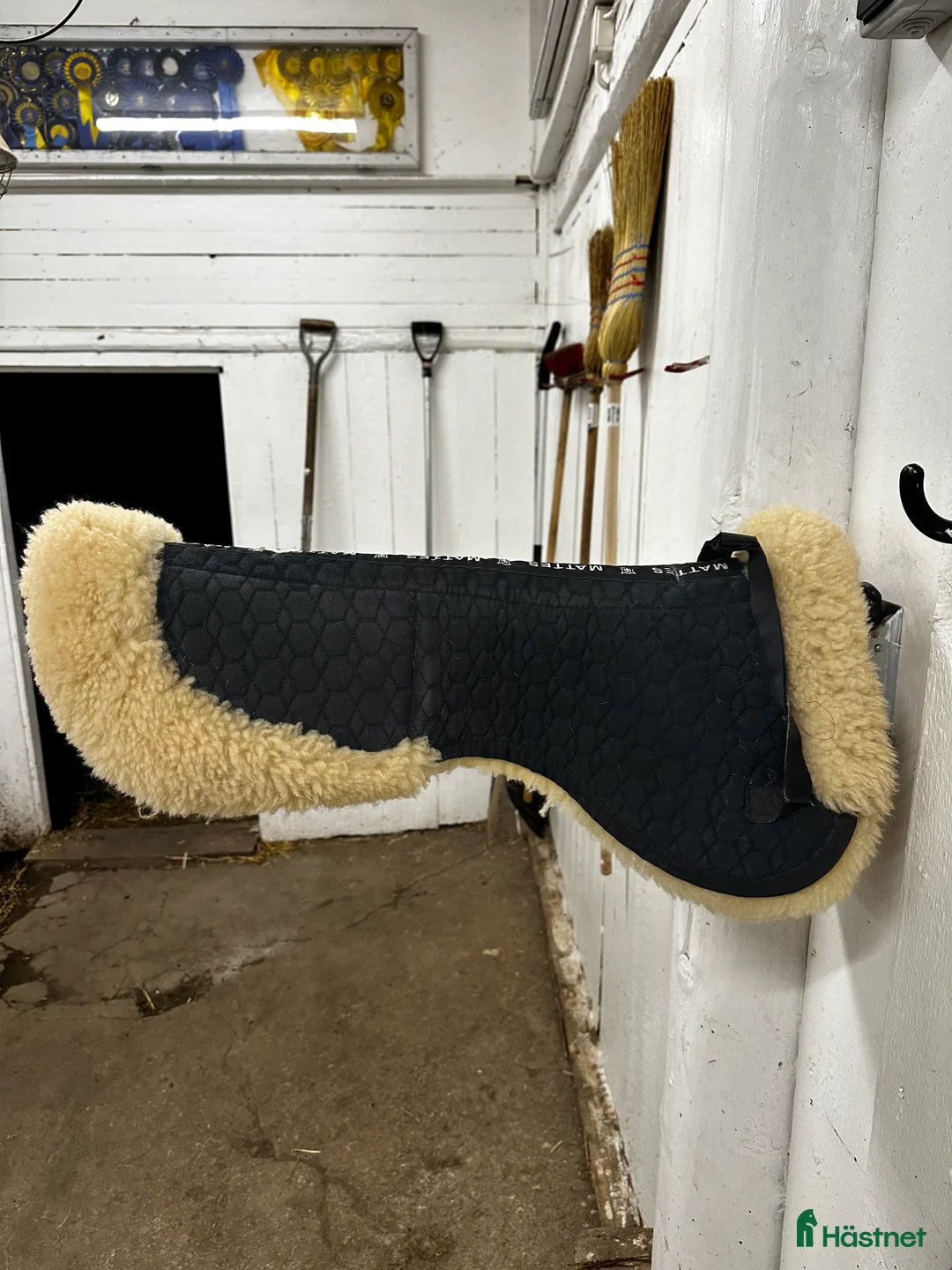 Sadeltillbehör hästutrustning till salu: Mattes sadelpadd i Strängnäs - Annons 1