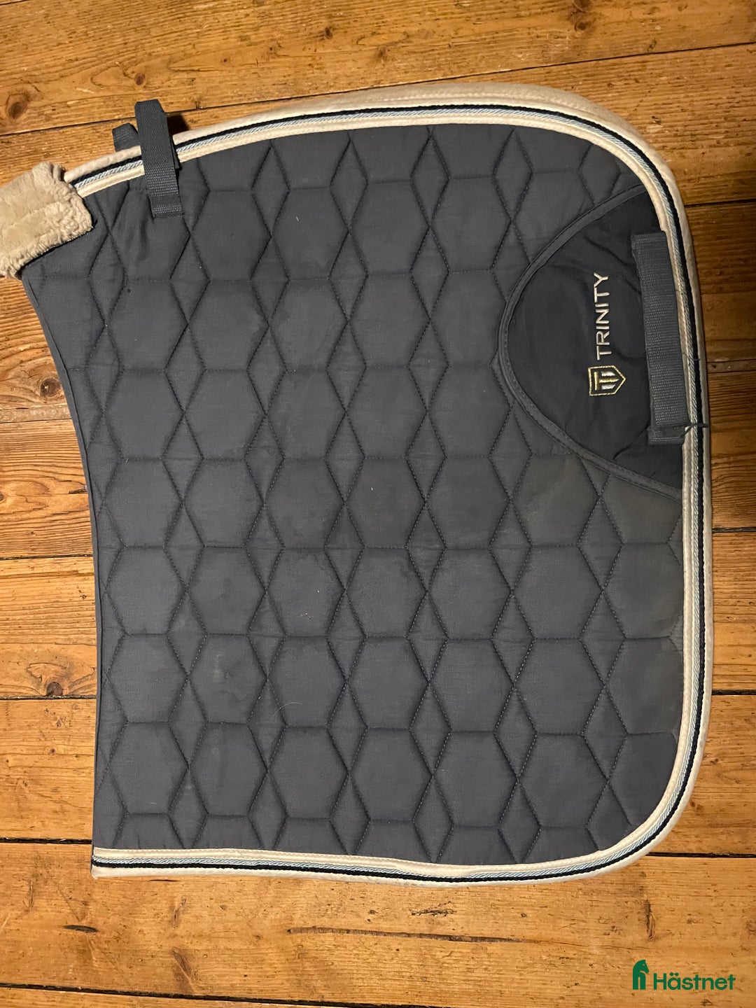 Schabrak & Vojlockar hästutrustning till salu: Super fint ljusblått schabrak säljs! i Bollebygd - Annons 2