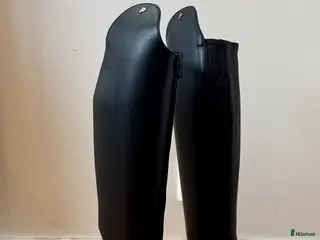 Ridstövlar ryttarutrustning till salu: Petrie dressyrstövel i Göteborg - Annons 2