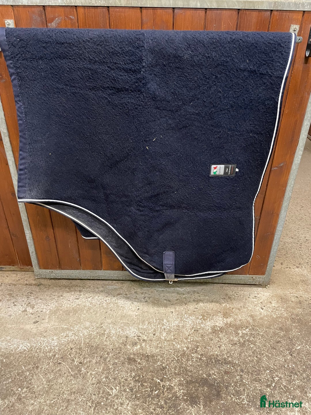 Täcken hästutrustning till salu: Equiline ylletäcke i Enköping - Annons 1