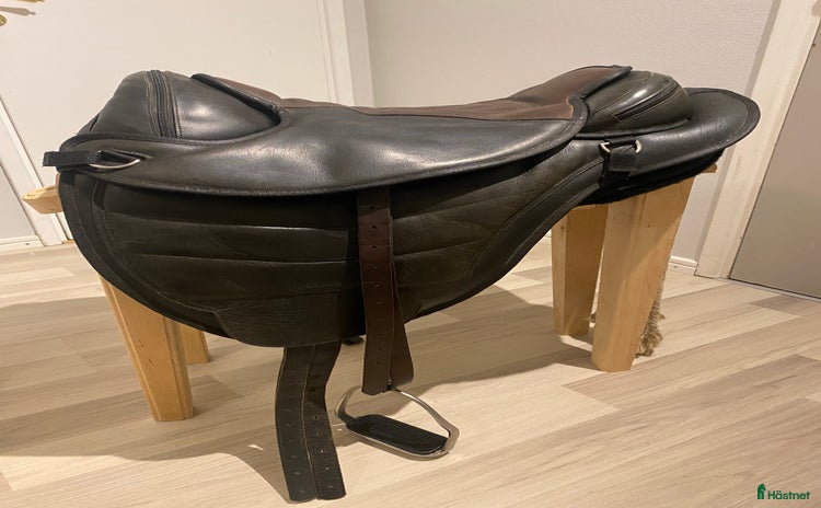 Sadlar hästutrustning till salu i Motala - Annons 5