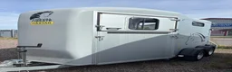 Hästtransporter  fordon & transport till salu: Sadelkammare & Fronturlastning  - Annons 1