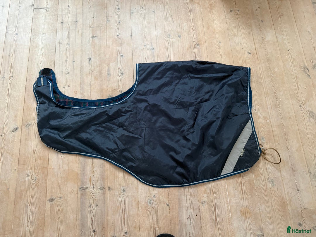 Täcken hästutrustning till salu: Superfint skrittäcke! i Höllviken - Annons 1