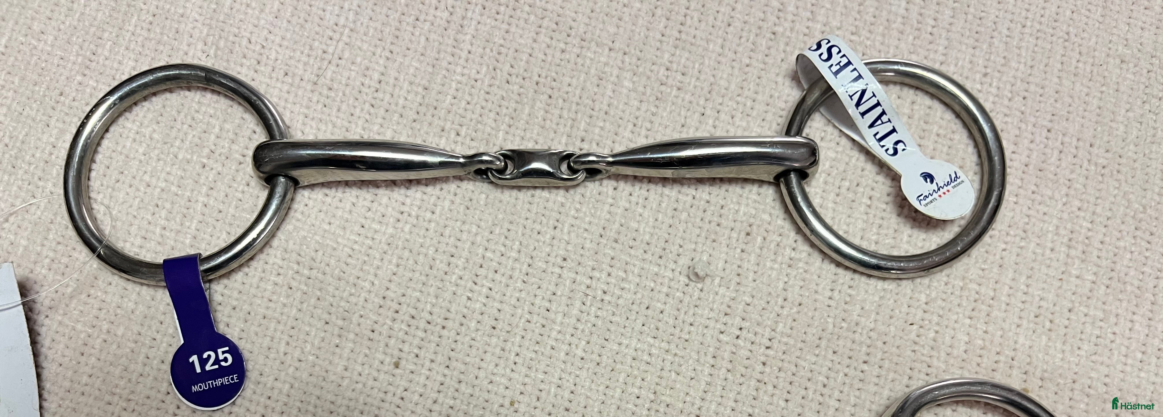 Bett hästutrustning till salu: Tredelat bett 125 mm i Västra Ämtervik - Annons 16