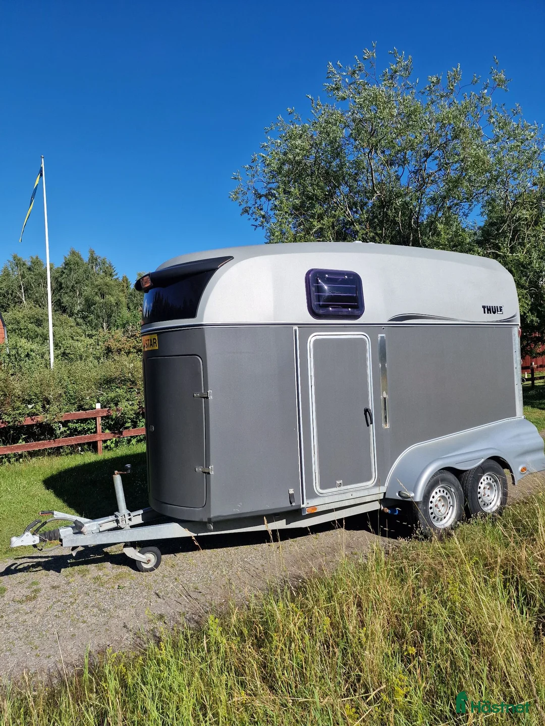 Hästtransporter  fordon & transport till salu: Thule Premium Grand Prix  - Annons 1