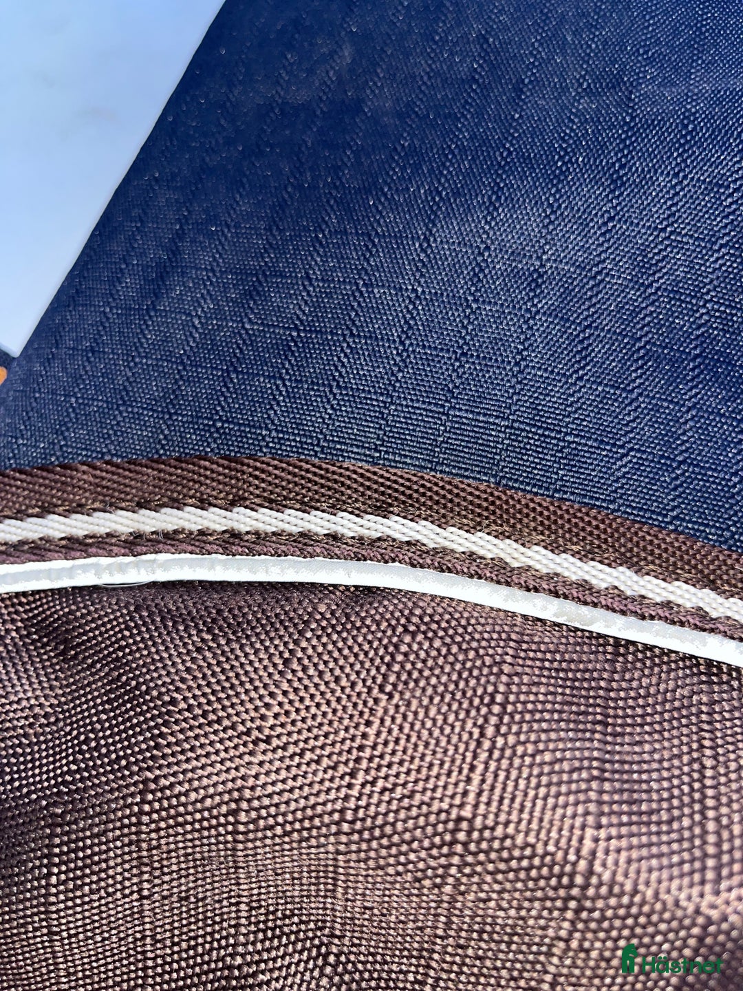 Täcken hästutrustning till salu: Brunt Trinity halstäcke  i Skurup - Annons 3