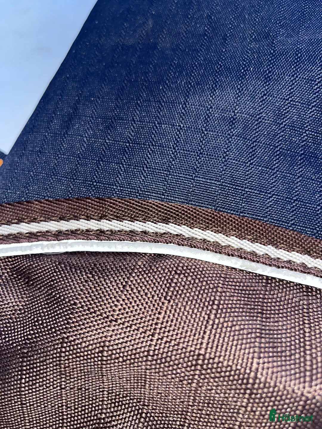 Täcken hästutrustning till salu: Brunt Trinity halstäcke  i Skurup - Annons 3