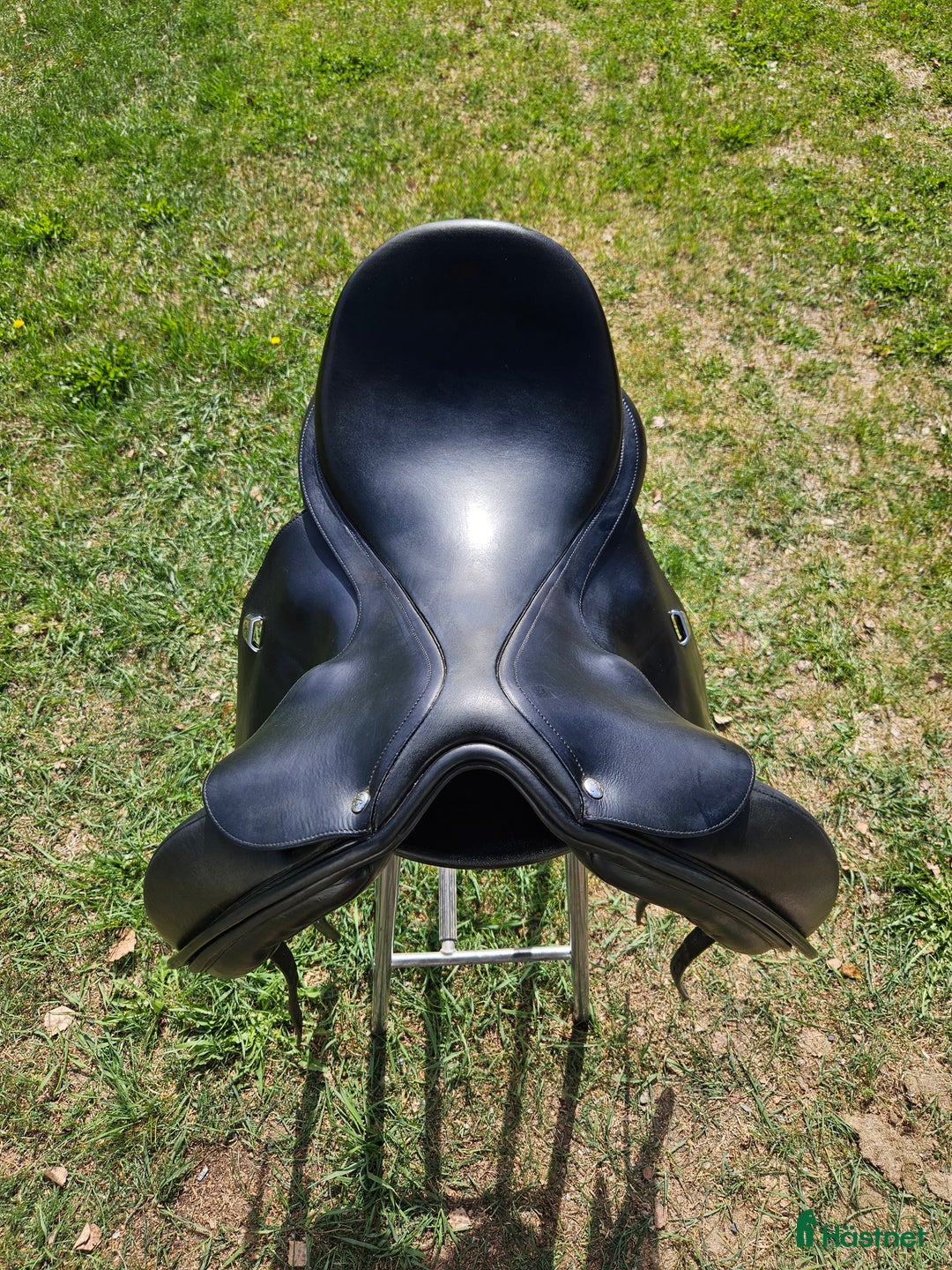 Sadlar hästutrustning till salu: Bates Innova dressyrsadel i Alnö - Annons 4