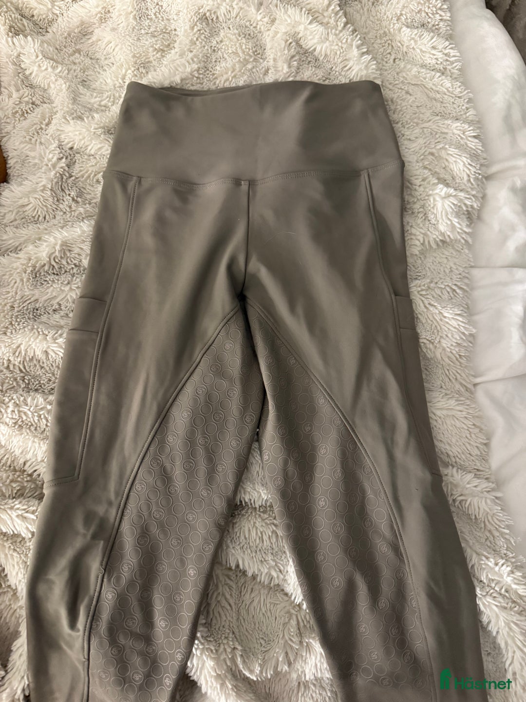 Ridbyxor ryttarutrustning till salu: Ridbyxor md och zacsess i Västerås - Annons 3