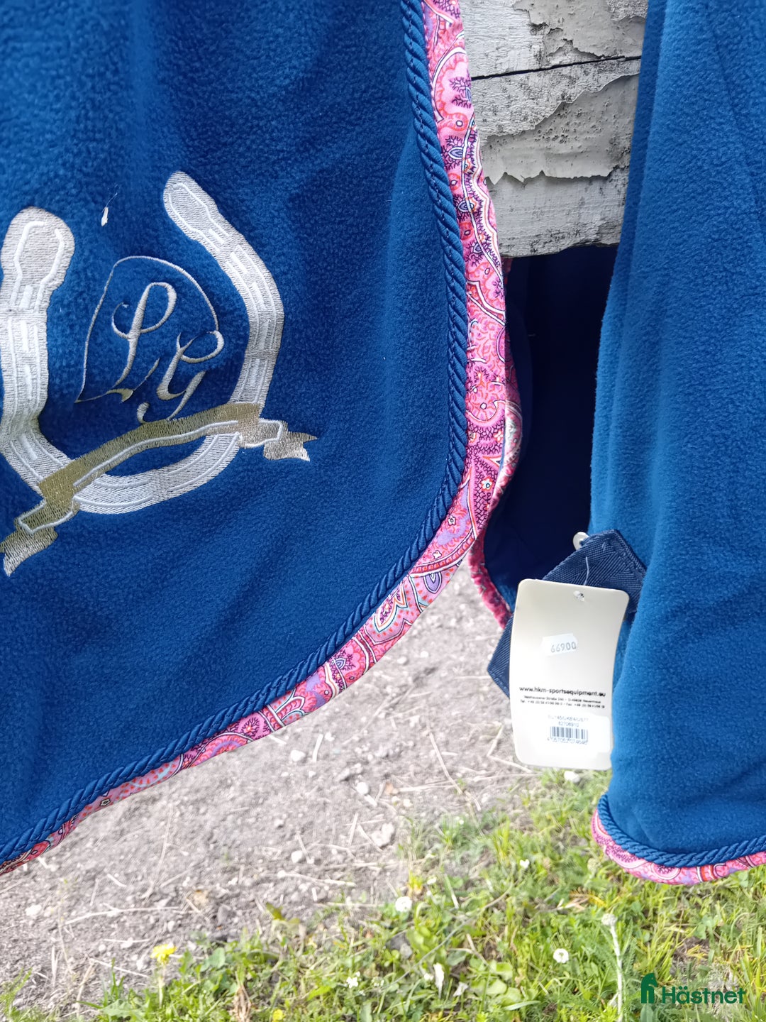 Täcken hästutrustning till salu: 2 st nya Lauria garrelli Fleese  i Strängnäs - Annons 2