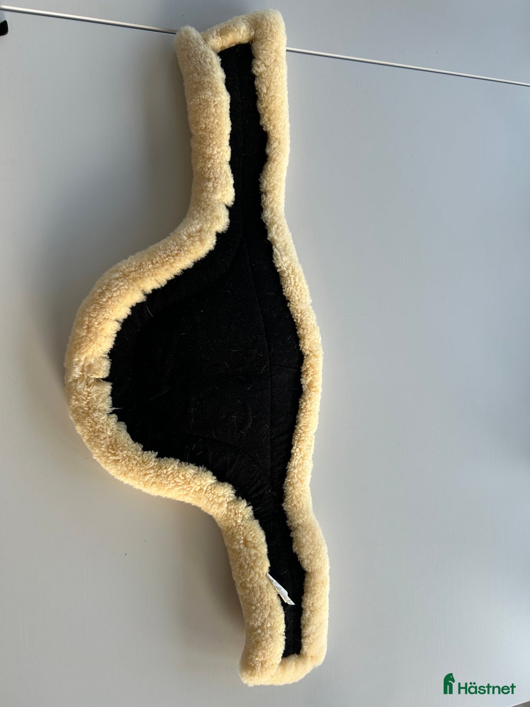 Sadeltillbehör hästutrustning till salu: Fårskinn till CWD hoppgjord i Bromma - Annons 3