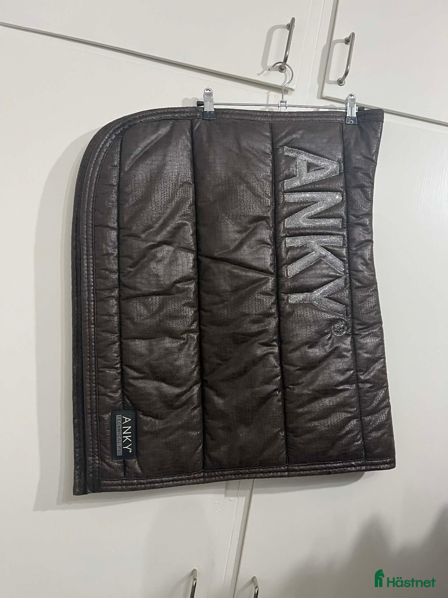 Schabrak & Vojlockar hästutrustning till salu: ANKY schabrak full FYND i Tumba - Annons 4