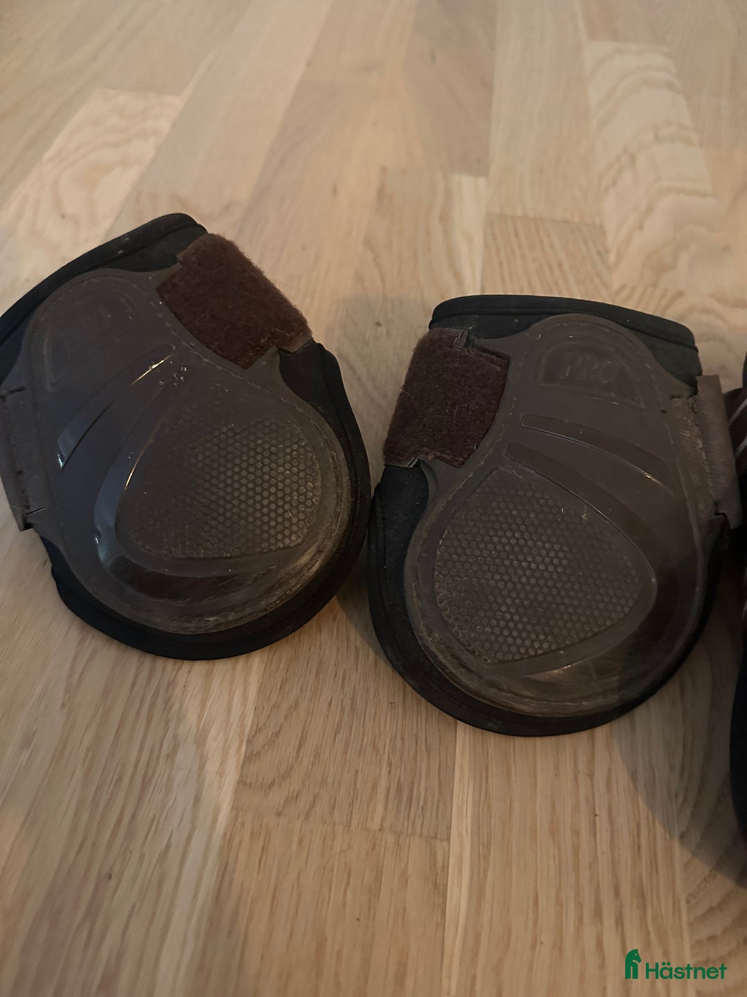 Benskydd hästutrustning till salu: Lami-cell benskydd, bak och fram  i Jönköping - Annons 3