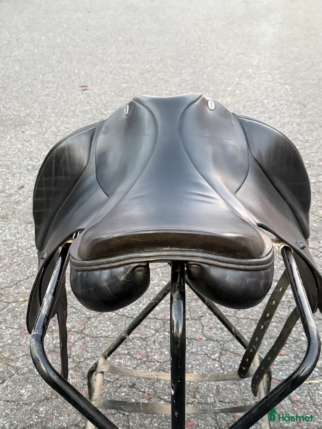 Sadlar hästutrustning till salu: Dressyrsadel Cobra från Harry Dabbs i Bromma - Annons 4