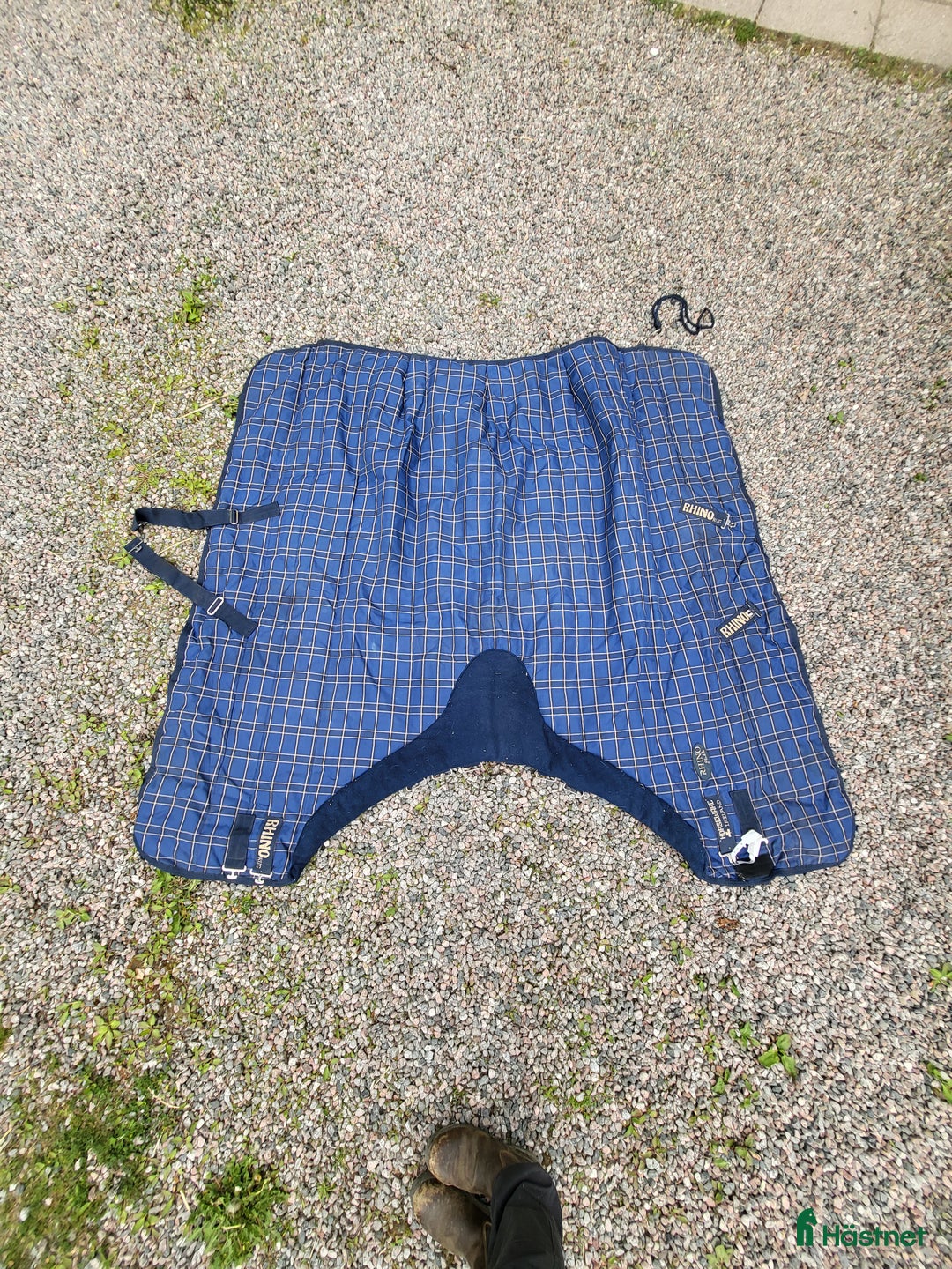 Täcken hästutrustning till salu: Horseware Rhino stalltäcke 200 gram i Heby - Annons 3