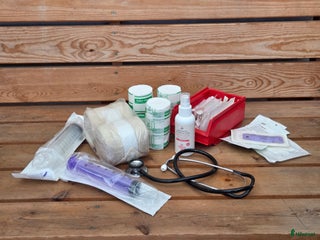 Övrig Hästutrustning hästutrustning till salu: Apotektskit till häst i Virsbo - Annons 24