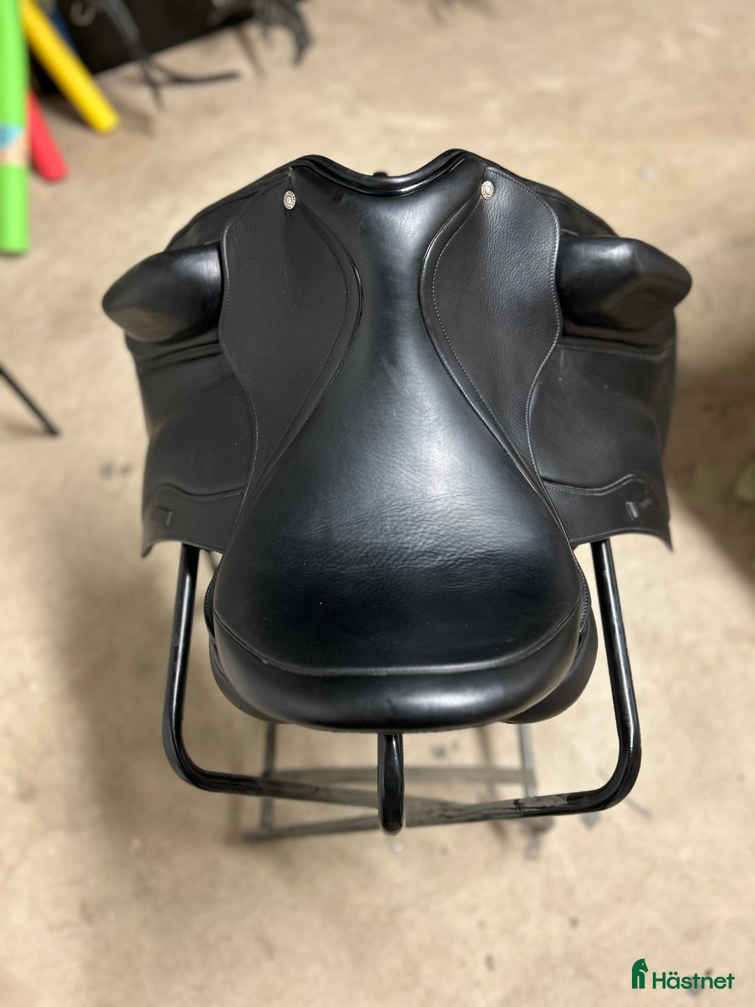 Sadlar hästutrustning till salu: Fantastiskt skön dressyrsadel i Sjuntorp - Annons 4
