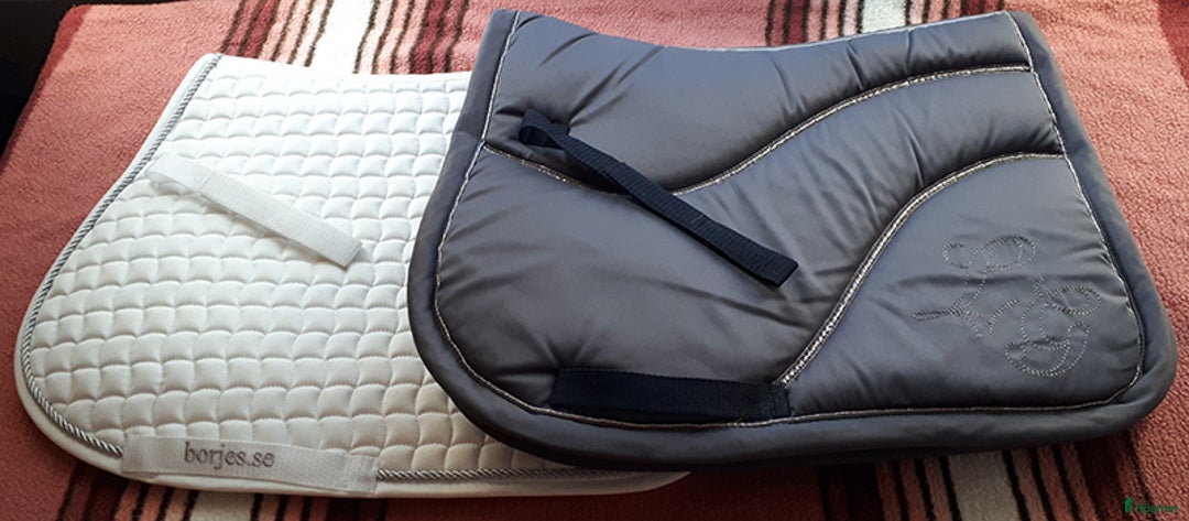 Schabrak & Vojlockar hästutrustning till salu: 2 oanvända ponny schanrak 80 kr totalt i Tomelilla - Annons 1