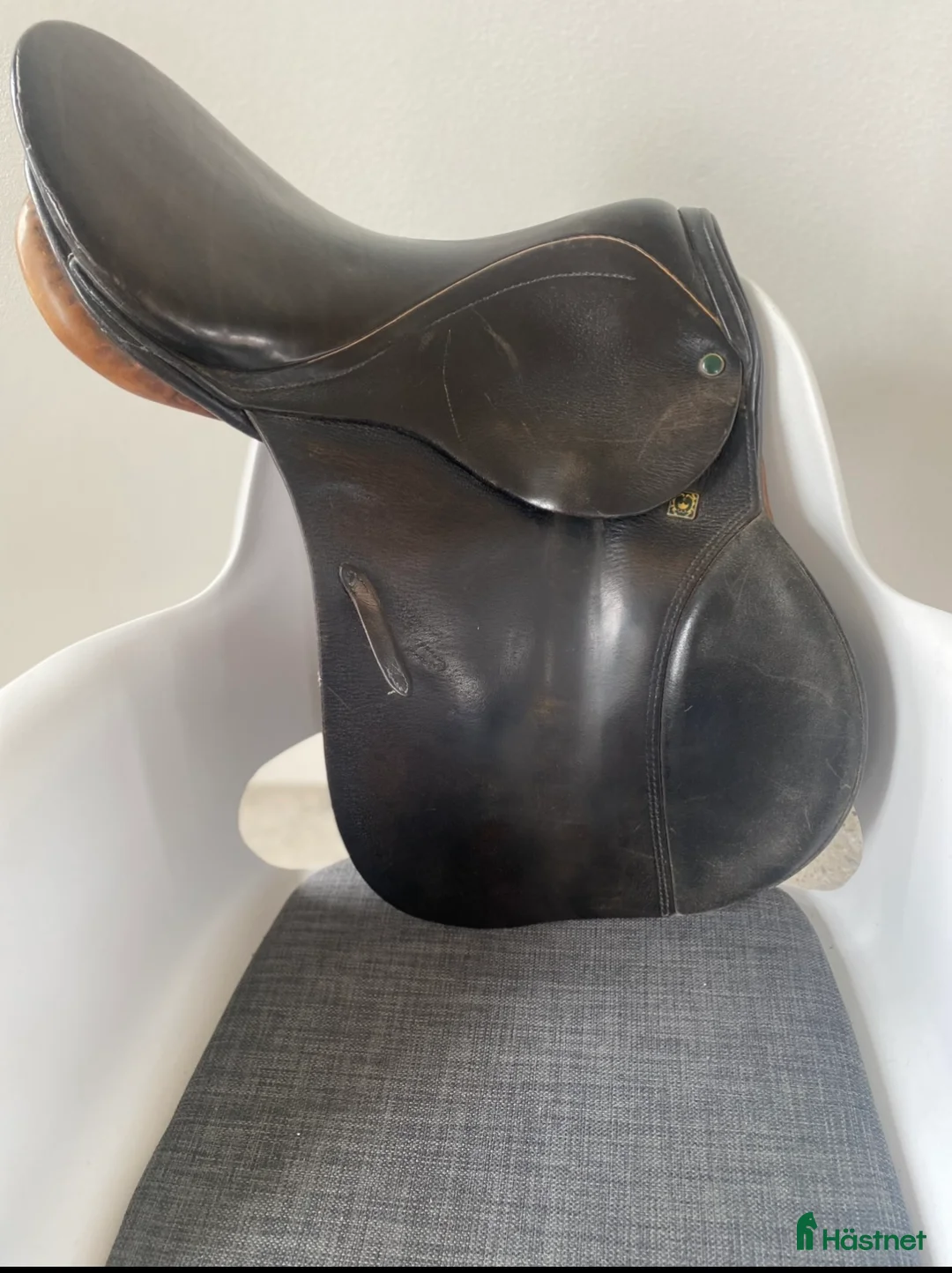 Sadlar hästutrustning till salu: Din äldre stubben sadel i Höllviken - Annons 1
