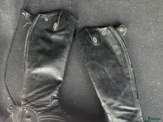 Ridstövlar ryttarutrustning till salu: CRW ridstövlar - Annons 1