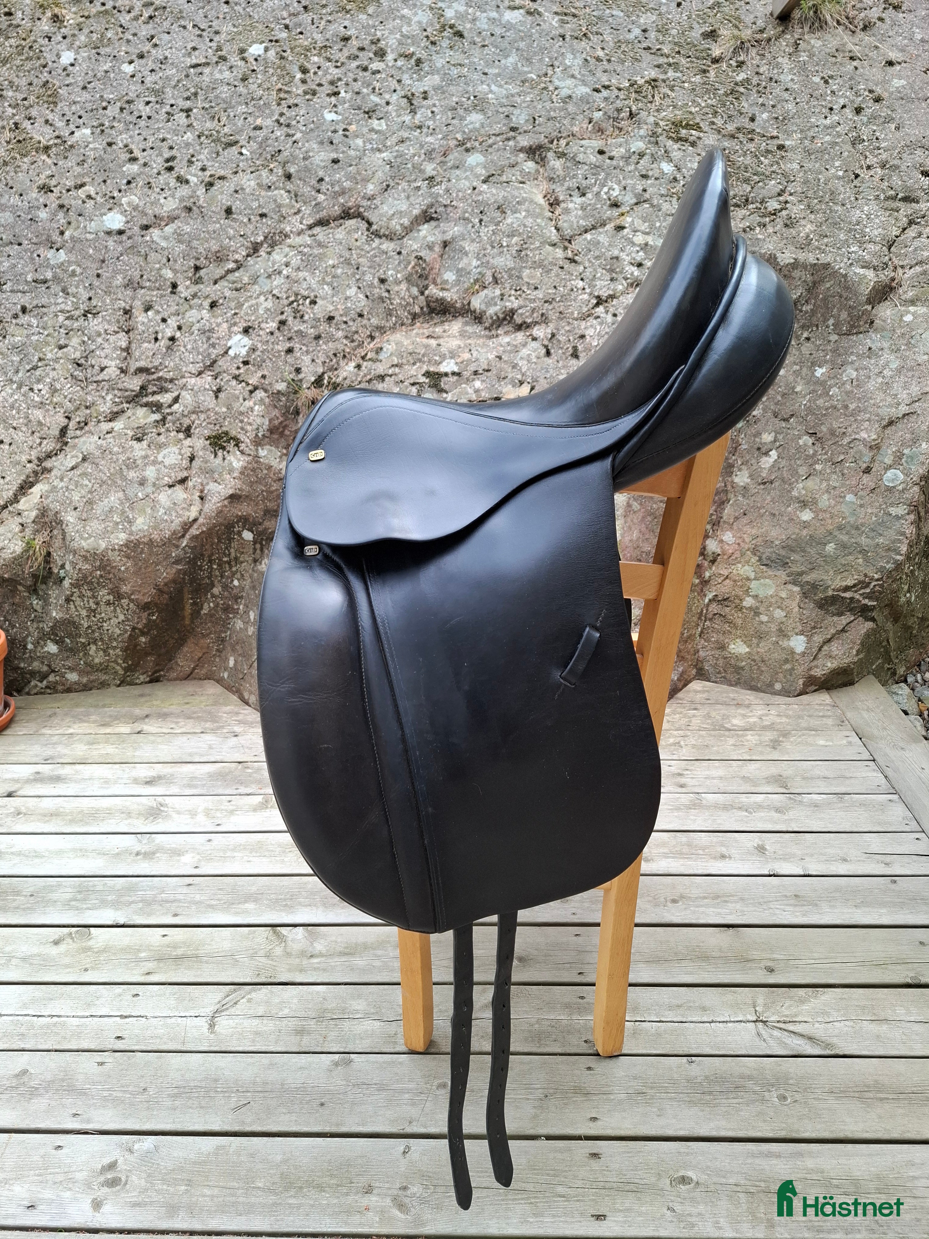 Sadlar hästutrustning till salu: Dressyrsadel 17"  i Sollentuna - Annons 6