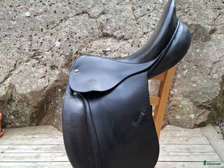 Sadlar hästutrustning till salu: Dressyrsadel 17" i Sollentuna - Annons 8
