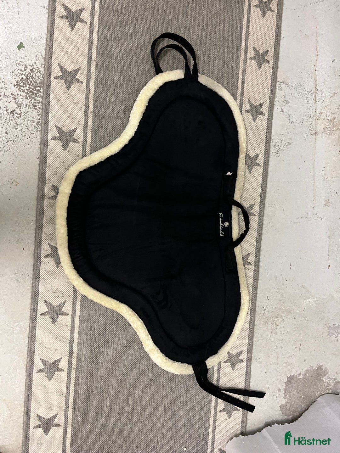 Schabrak & Vojlockar hästutrustning till salu: Barbackapad Fairfield i Gråbo - Annons 2