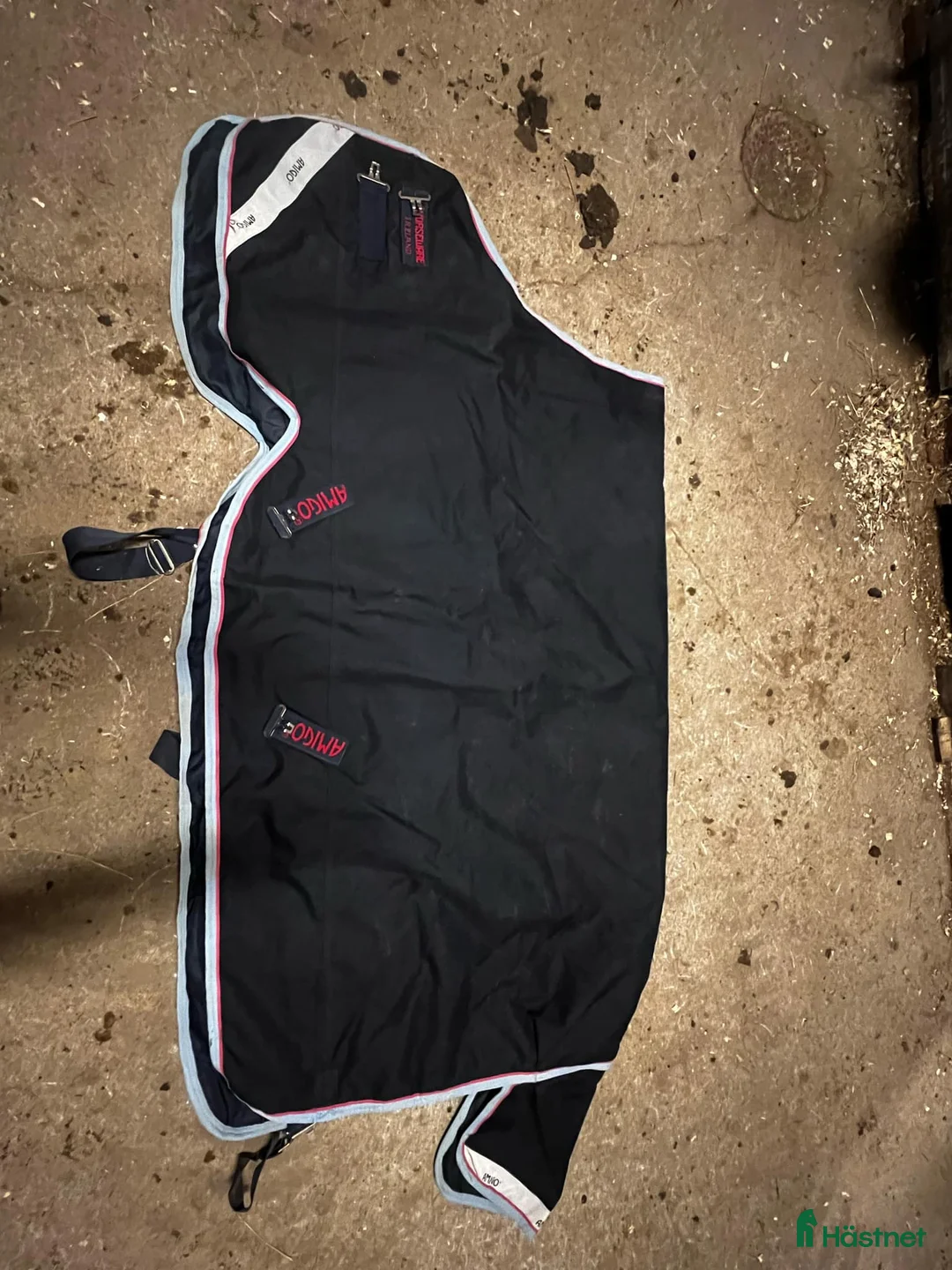 Täcken hästutrustning till salu: Vintertäcke Amigo Bravo 12 Pony - Annons 1