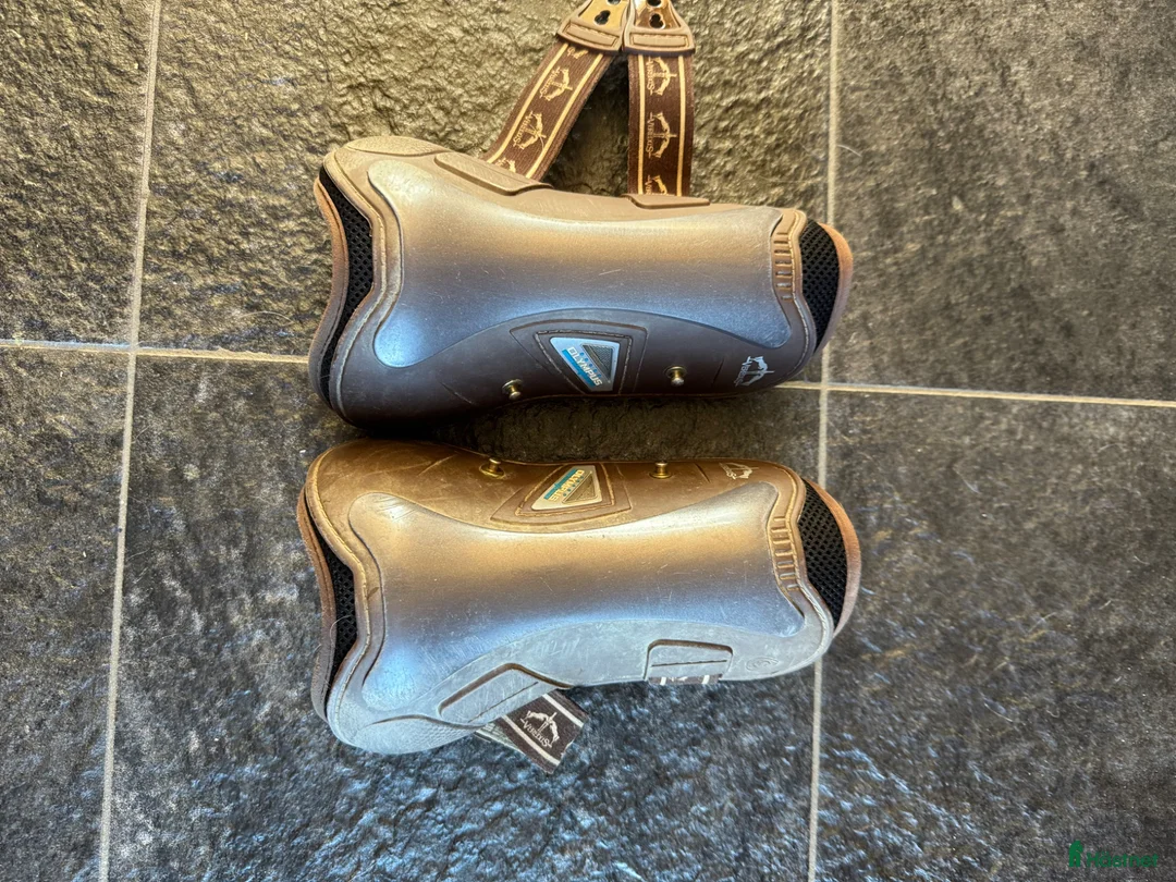 Täcken hästutrustning till salu: Diverse märkesutrustning - Annons 2