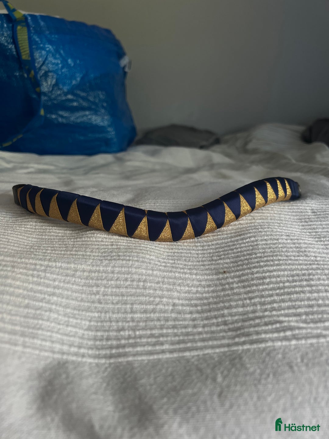 Träns hästutrustning till salu: Flätat pannband i Gråbo - Annons 1