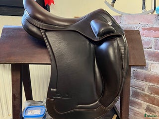 Sadlar hästutrustning till salu: Mörkbrun Prestige Denni i Furuby - Annons 2