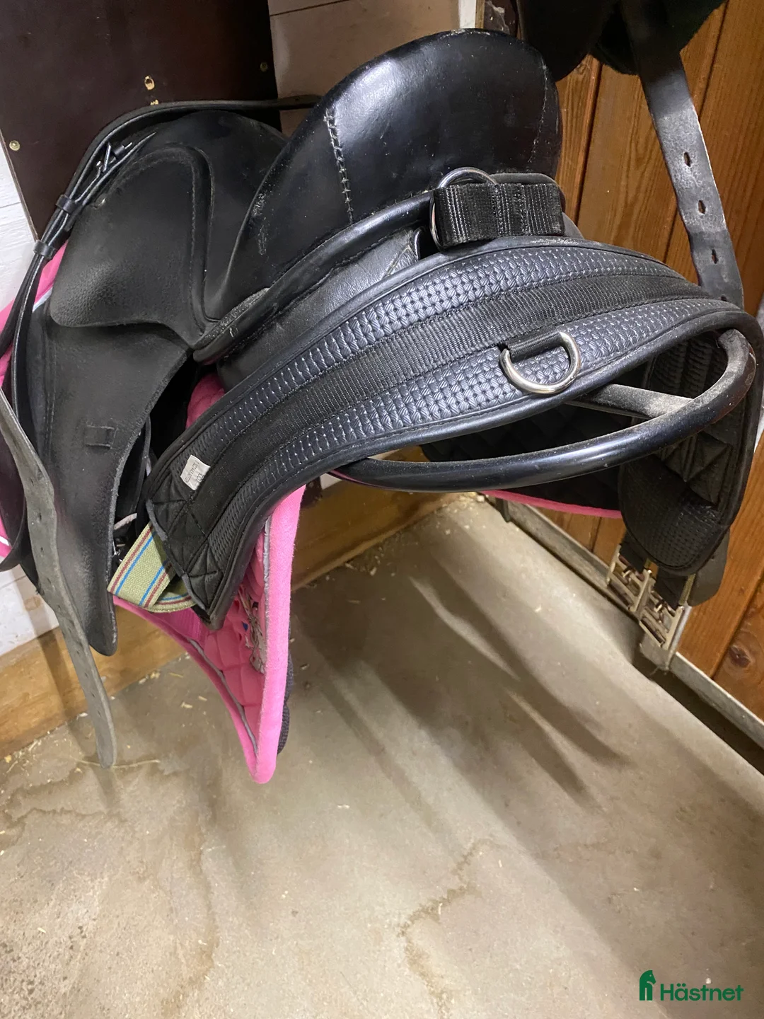 Sadlar hästutrustning till salu: Jättefin sadel till Shetlandsponny  i Luleå - Annons 1