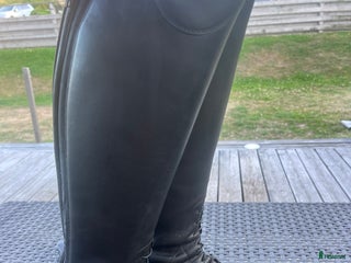 Ridstövlar ryttarutrustning till salu: De Niro Roberto hoppstövlar i Asarum - Annons 2