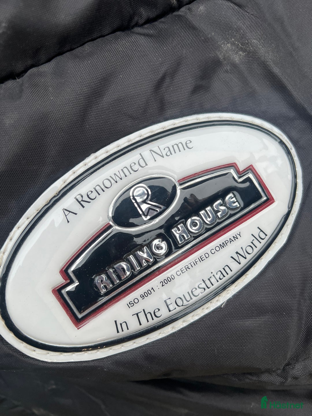 Täcken hästutrustning till salu: Stalltäcke i Karlstad - Annons 2