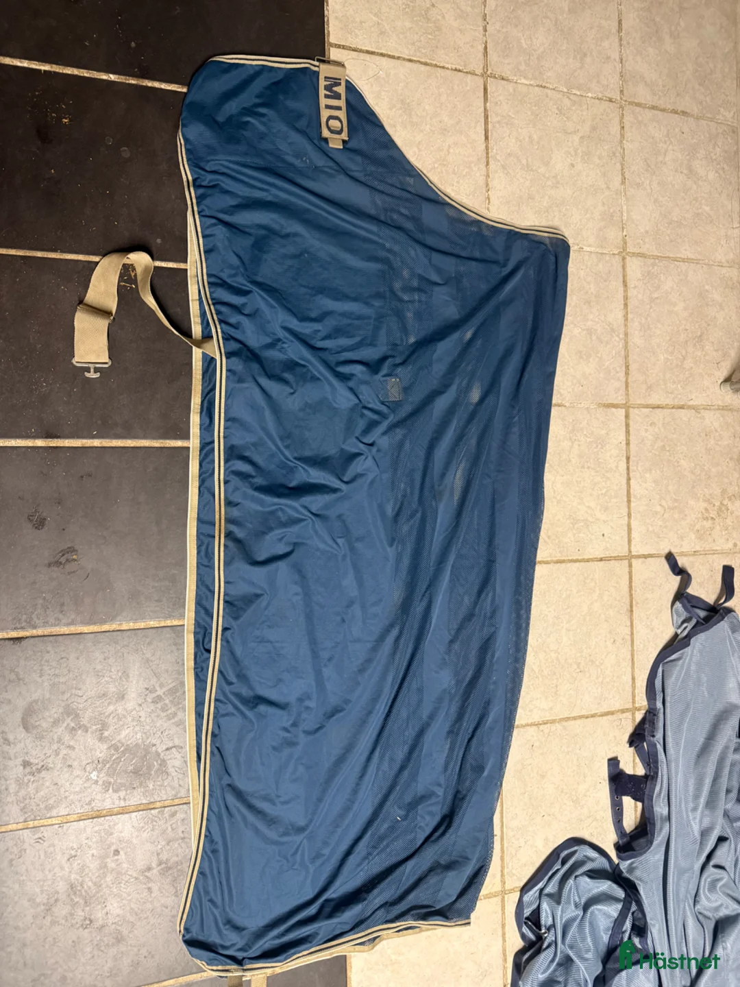Täcken hästutrustning till salu: Fint Mio nättäcke - Annons 1