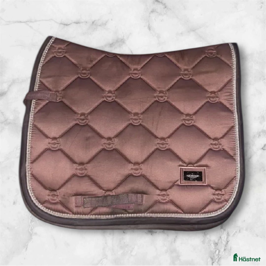 Schabrak & Vojlockar hästutrustning till salu: Equestrian stockholm Schabrak  i Åkarp - Annons 1