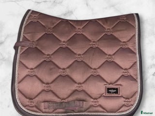 Schabrak & Vojlockar hästutrustning till salu: Equestrian stockholm Schabrak i Åkarp - Annons 1