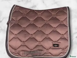 Schabrak & Vojlockar hästutrustning till salu: Equestrian stockholm Schabrak i Åkarp - Annons 1