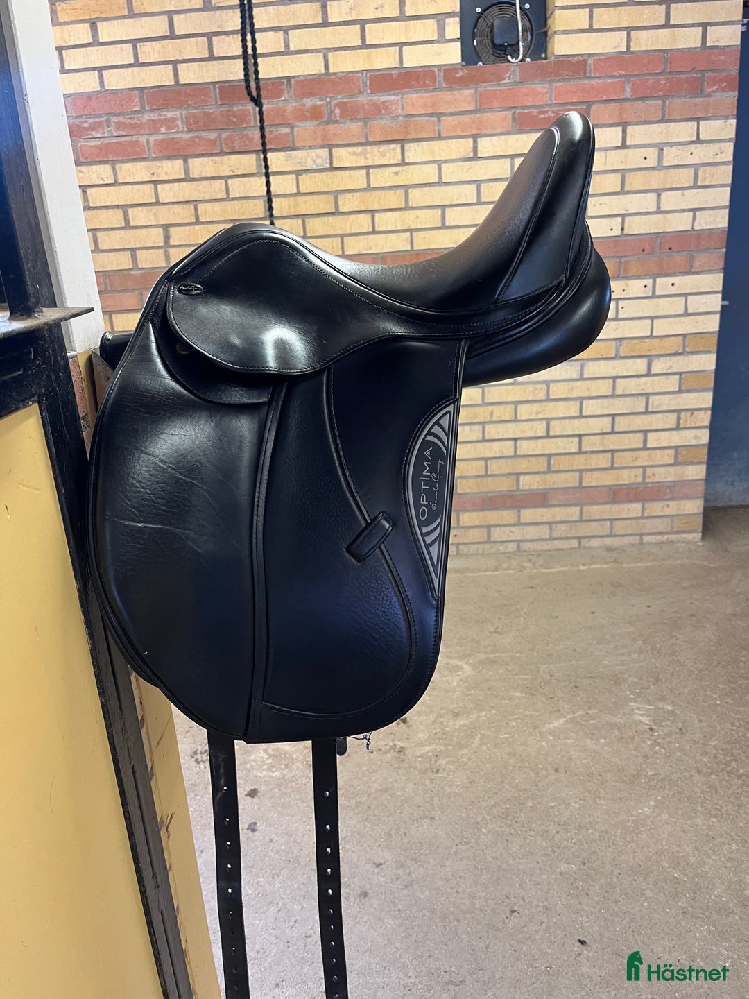 Sadlar hästutrustning till salu: Santa Cruz Saline, Optima Line i Uppsala - Annons 2