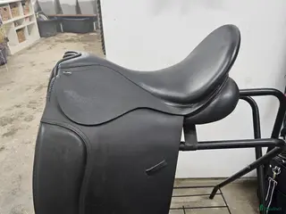 Sadlar hästutrustning Dressyrsadel ny endast provad i Tjällmo - Annons 7