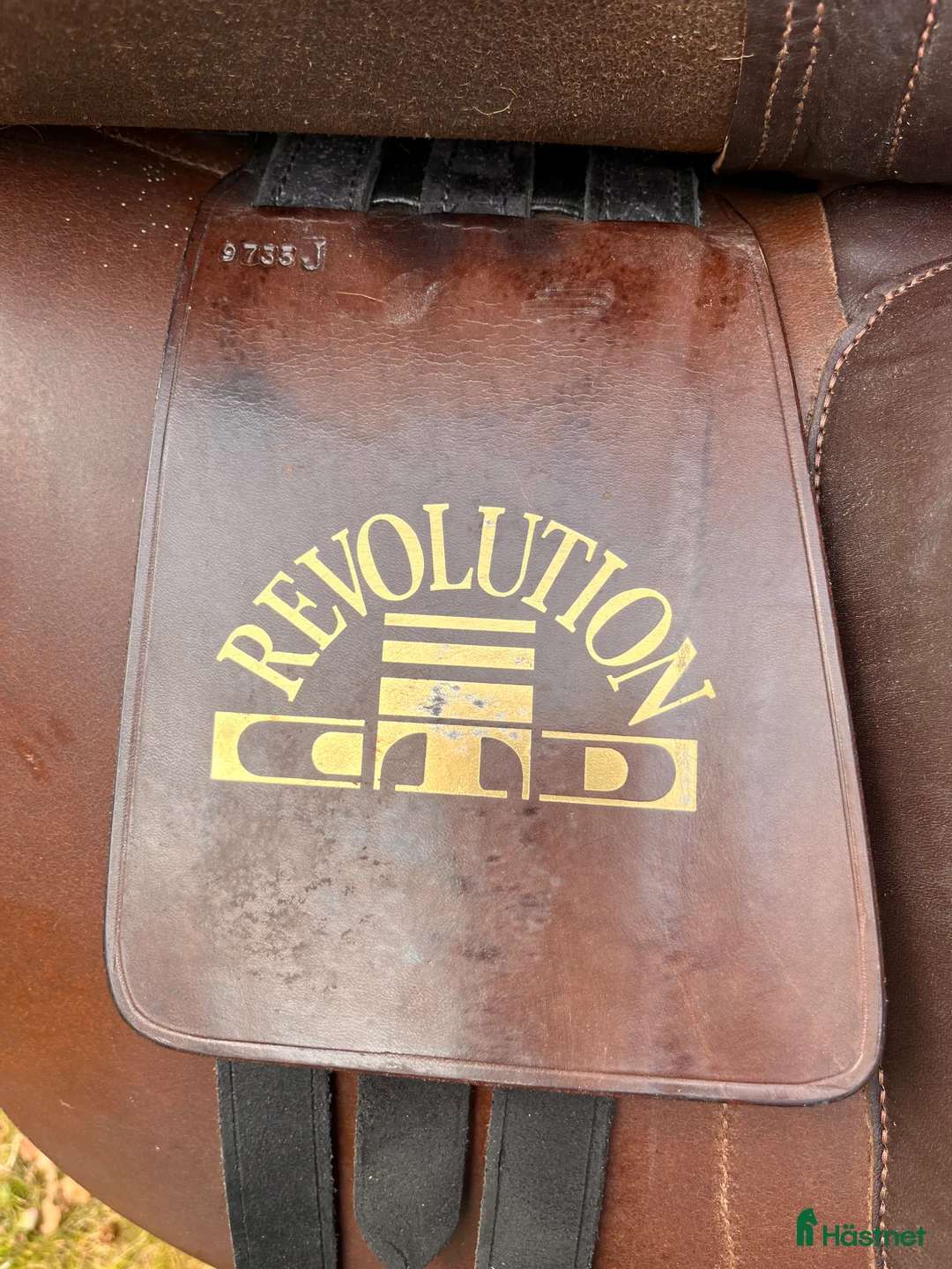 Sadlar hästutrustning till salu: Brun dressyrsadel säljes i nyskick i Hässleholm - Annons 4