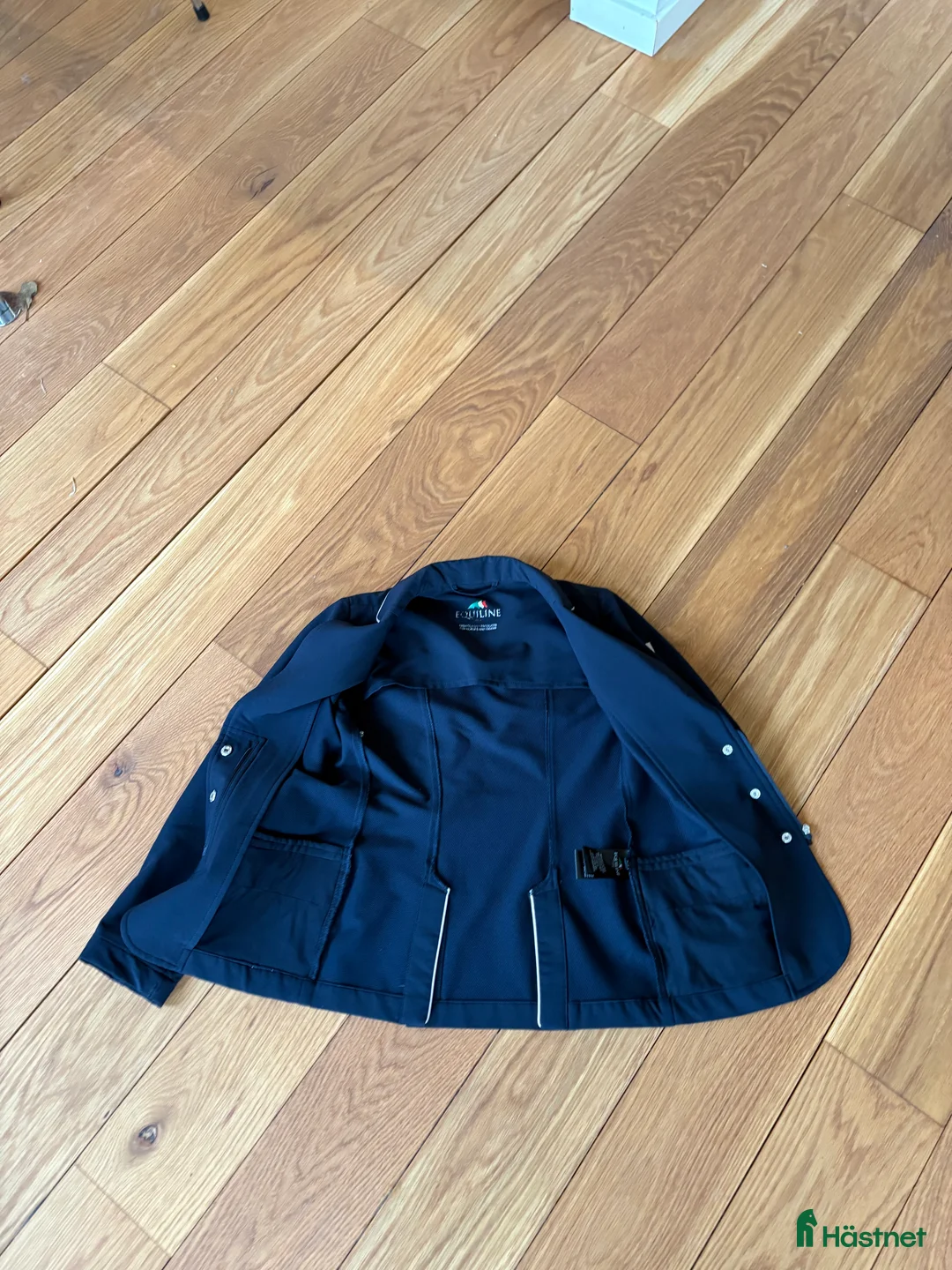 Jackor & Kavajer ryttarutrustning till salu: Tävlingskavaj Equiline marin/rosa stl 8-9 i Limhamn - Annons 2