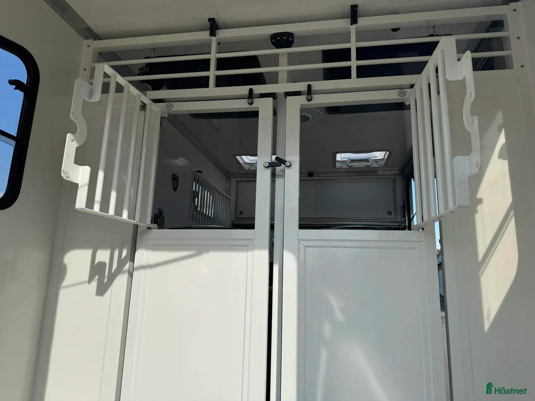 Hästlastbilar  fordon & transport till salu: PARAGAN EQUISTAR 3XL  i Köping - Annons 12