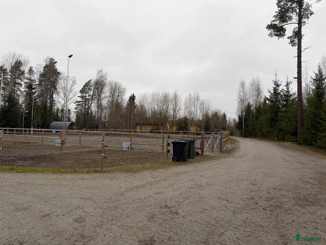  stallplats finnes: Stallplats Romfartuna Igelsta i Västerås - Annons 5